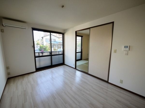 ��ʌ��������܎s�k��~�͒��̃A�p�[�g�̃o���R�j�[