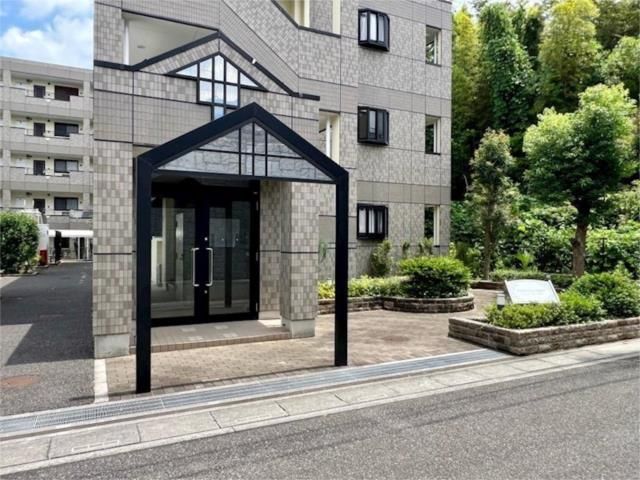 ��ʌ�����s�厚������̃}���V�����̃G���g�����X