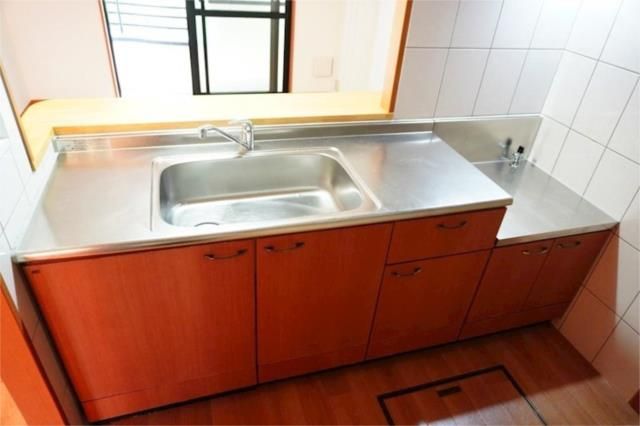 ��ʌ�����s�厚������̃}���V�����̃L�b�`��