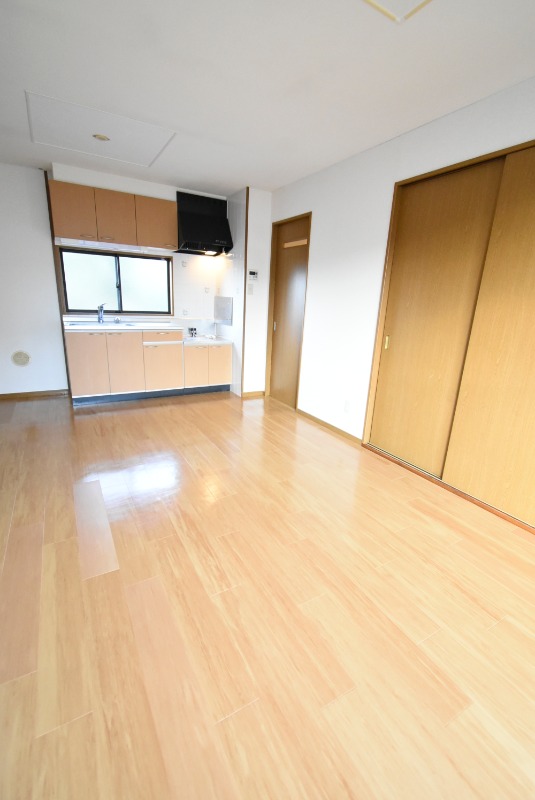 ��ʌ�����s�厚�����̃A�p�[�g�̋��ԁE���r���O