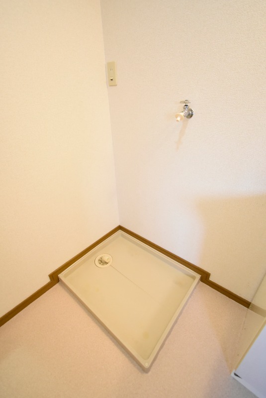 ��ʌ�����s�厚�����̃A�p�[�g�̂��̑������E�X�y�[�X