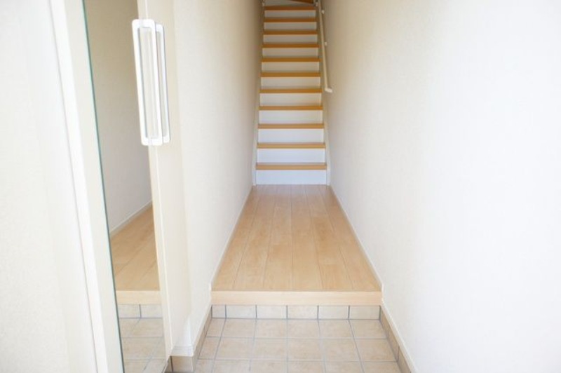 ��ʌ��z�J�s�听���Q���ڂ̃A�p�[�g�̌���