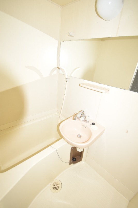 ��ʌ��������܎s�k����i���Q���ڂ̃A�p�[�g�̃o�X