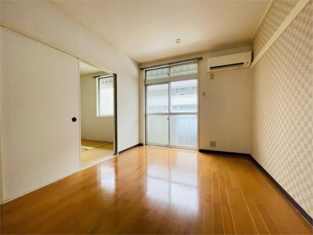 ��ʌ��z�J�s�ԎR���P���ڂ̃A�p�[�g�̋��ԁE���r���O