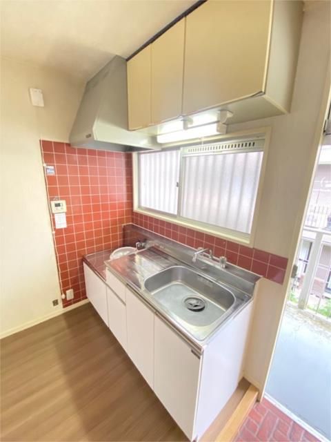 ��ʌ��z�J�s�ԎR���P���ڂ̃A�p�[�g�̃L�b�`��