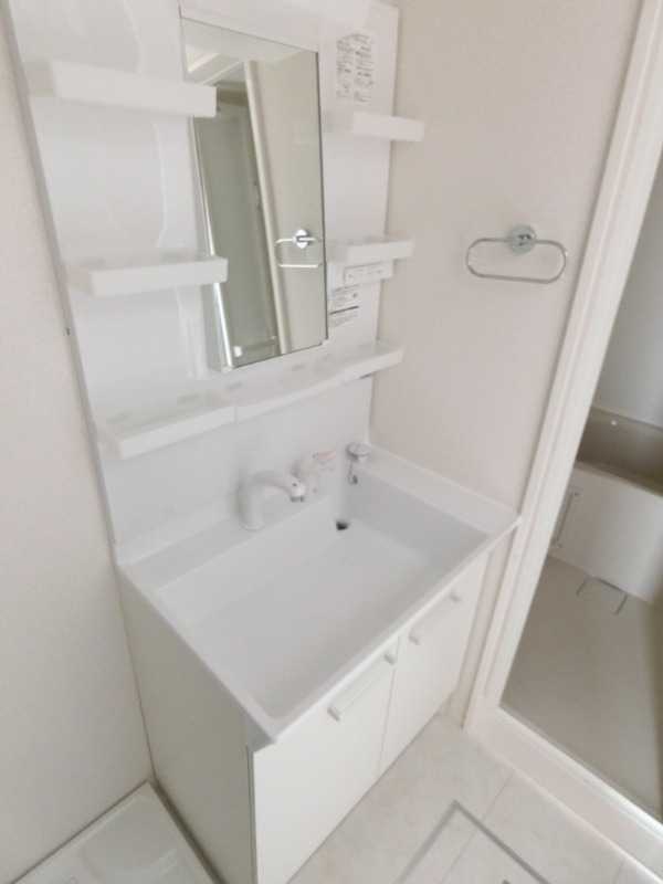 ��ʌ��������܎s�k��~�͒��̃A�p�[�g�̐��ʏ�