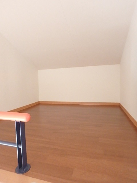 ��ʌ��������܎s��{��y�蒬�P���ڂ̃A�p�[�g�̂��̑������E�X�y�[�X