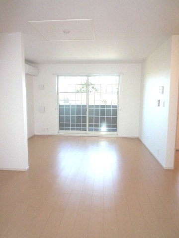 ��ʌ��������܎s�΋�厚���̃A�p�[�g�̋��ԁE���r���O