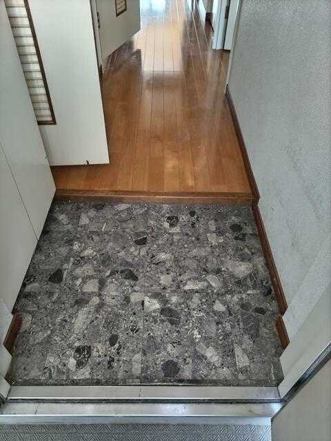 ��ʌ��������܎s�����擌��{�S���ڂ̃}���V�����̌���