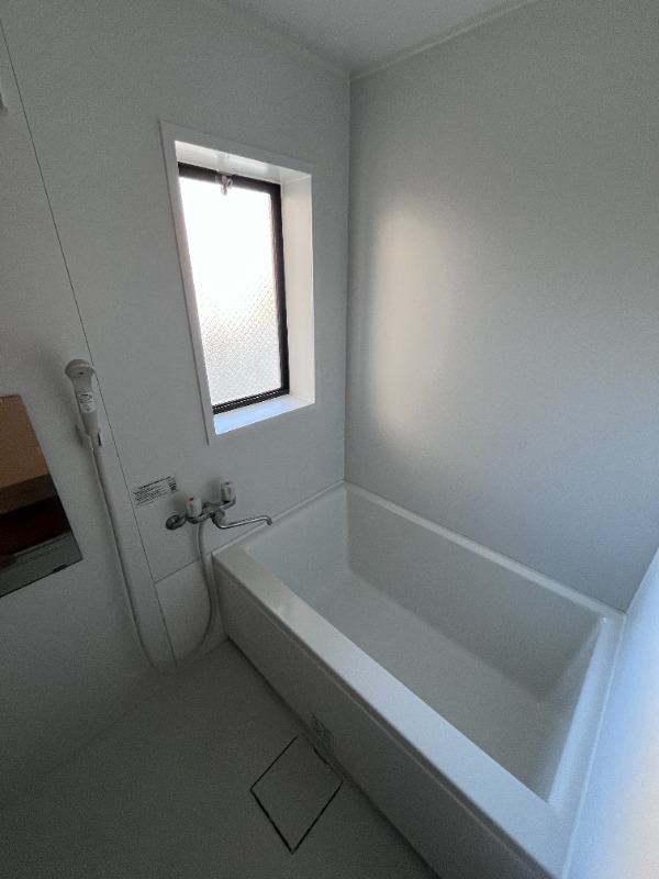 ��ʌ��@�c�s����Q���ڂ̃A�p�[�g�̃o�X