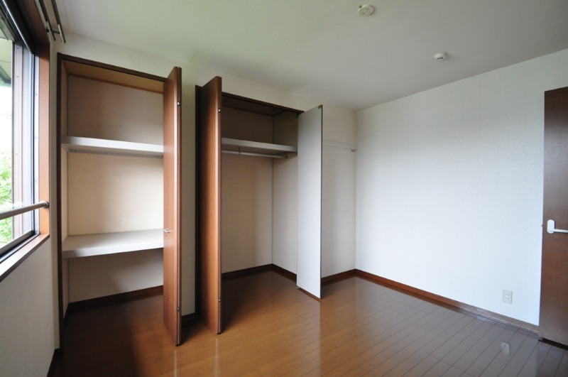 ��ʌ�����s�厚���s�̃A�p�[�g�̎��[