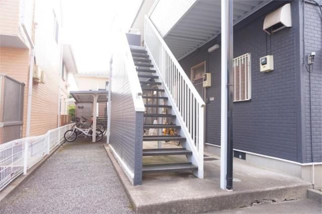 ��ʌ�����s�˒˂R���ڂ̃A�p�[�g�̃G���g�����X