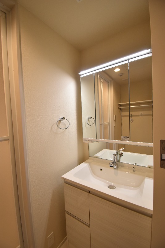 ��ʌ��������܎s��{��听���R���ڂ̃}���V�����̐��ʏ�