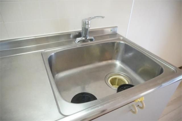 ��ʌ�����s�˒˂R���ڂ̃A�p�[�g�̃L�b�`��