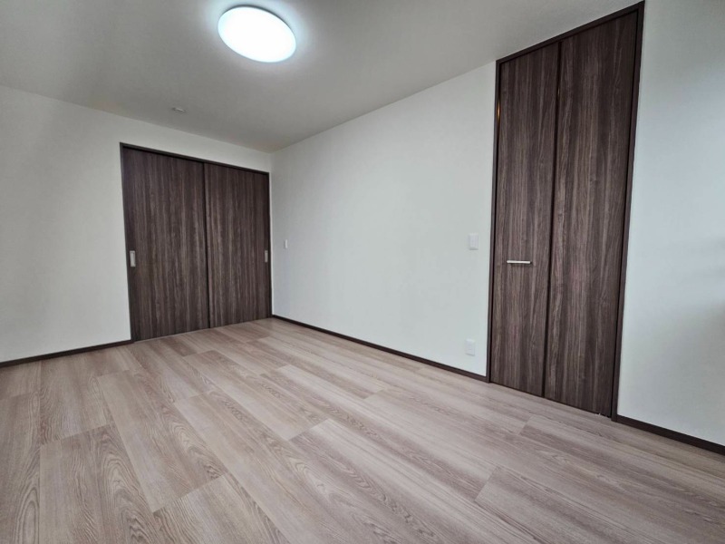 ��ʌ��������܎s��{��V�����P���ڂ̃A�p�[�g�̂��̑������E�X�y�[�X