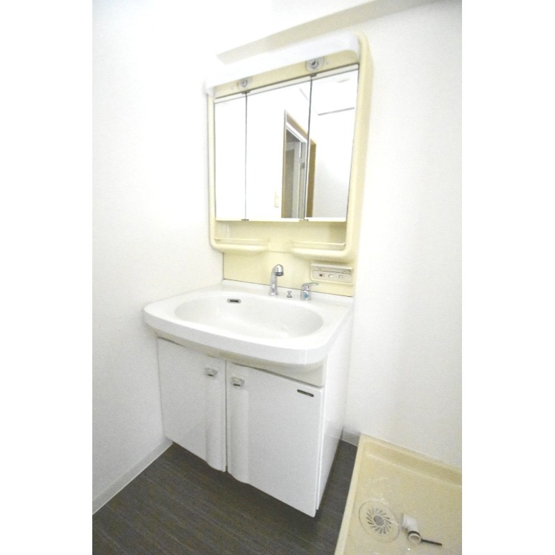 ��ʌ��������܎s�����擌��{�V���ڂ̃}���V�����̐��ʏ�