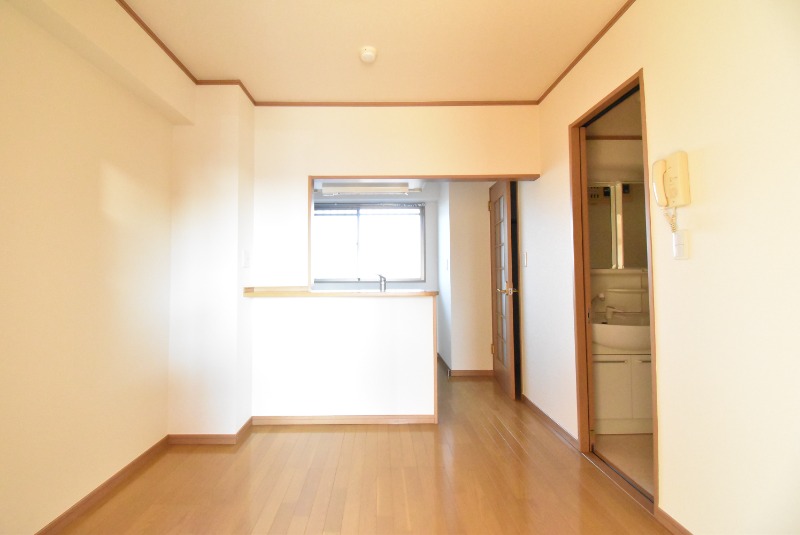 ��ʌ��������܎s��{��O���P���ڂ̃}���V�����̋��ԁE���r���O