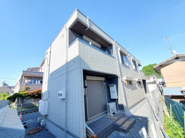 ��ʌ��������܎s��{��V�����P���ڂ̃e���X�n�E�X�̌����O��