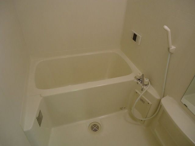 ��ʌ��������܎s��΋�厚�n���̃A�p�[�g�̃o�X