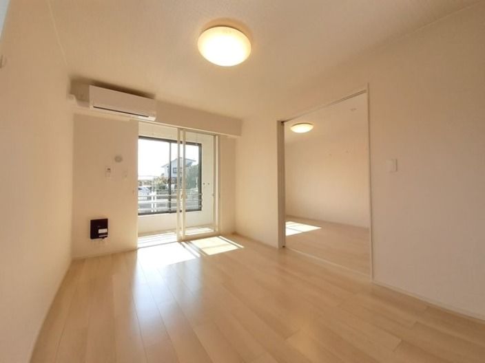 ��ʌ��z�J�s�Ɍ��P���ڂ̃A�p�[�g�̋��ԁE���r���O