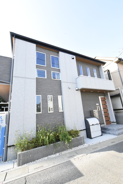 ��ʌ�����s���s���R���ڂ̃A�p�[�g�̌����O��