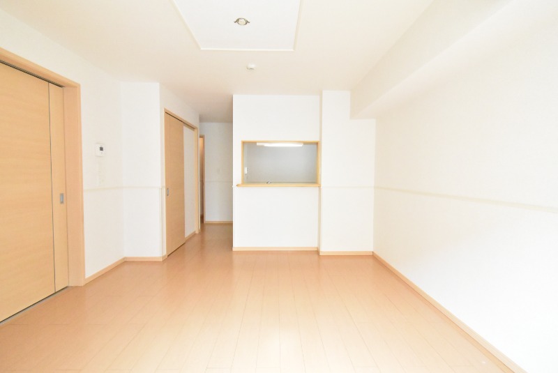 ��ʌ��z�J�s�����c���̃A�p�[�g�̋��ԁE���r���O