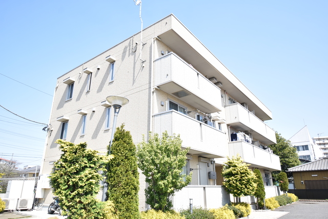 ��ʌ��������܎s�k��{�����̃A�p�[�g�̌����O��