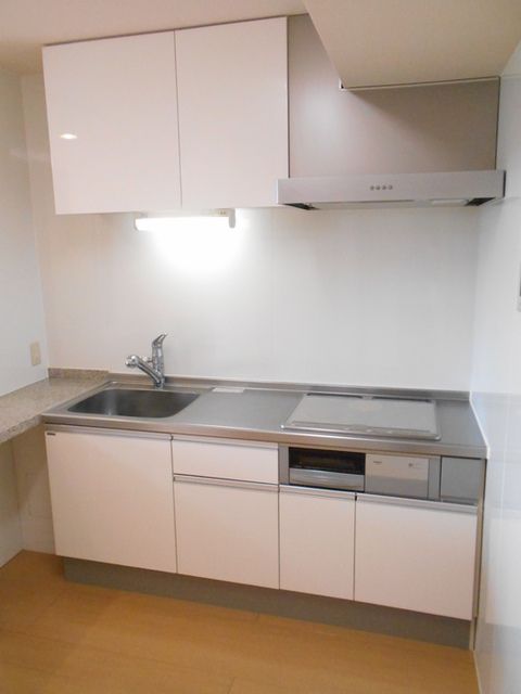 ��ʌ��������܎s�k��{�����̃A�p�[�g�̃L�b�`��