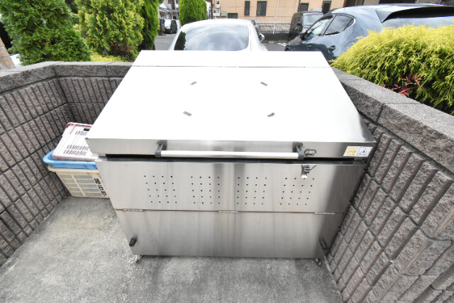 ��ʌ��z�J�s�����c���̃A�p�[�g�̂��̑�