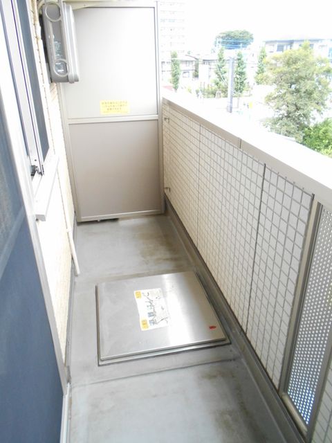 ��ʌ��������܎s�k��{�����̃A�p�[�g�̃o���R�j�[