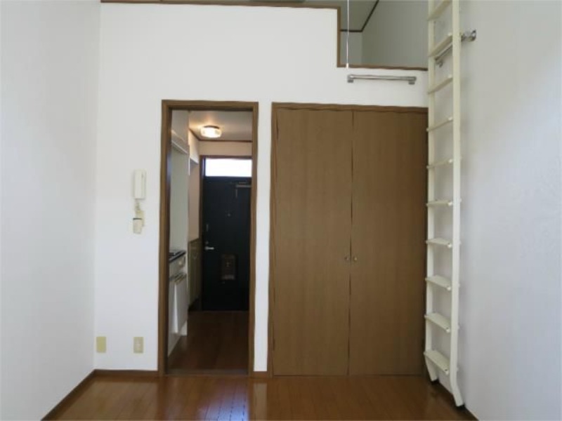 ��ʌ���z�s�厚�I��̃A�p�[�g�̂��̑������E�X�y�[�X