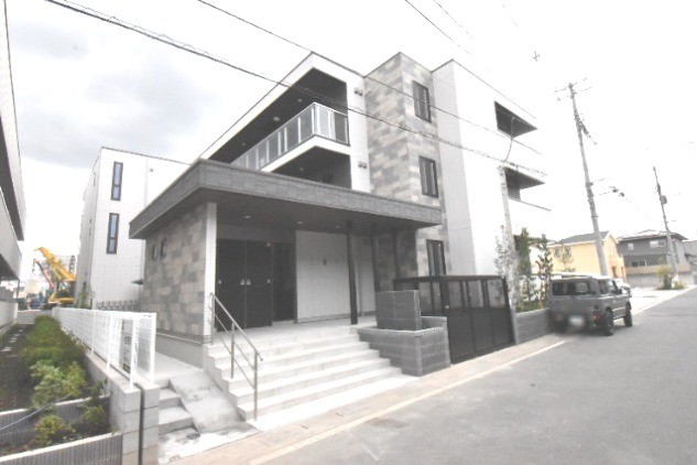 ��ʌ��������܎s�΋�����R���ڂ̃A�p�[�g�̌����O��