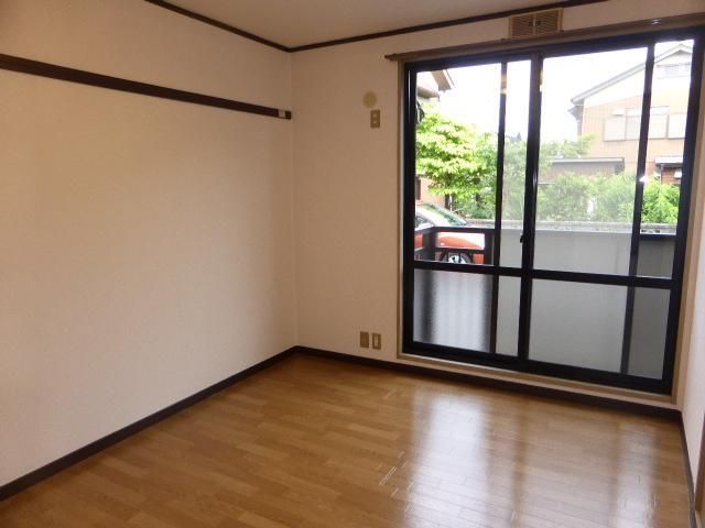 ��ʌ��������܎s��΋擌���Q���ڂ̃A�p�[�g�̋��ԁE���r���O