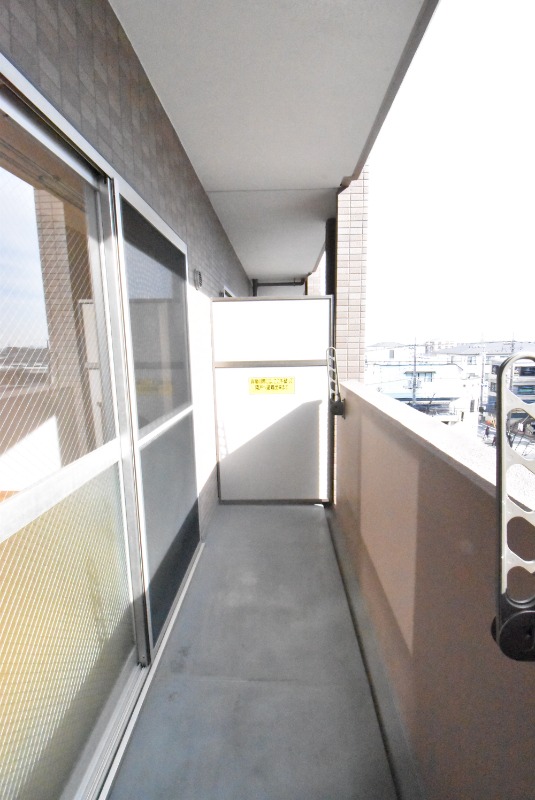 ��ʌ�����s������Q���ڂ̃}���V�����̃o���R�j�[