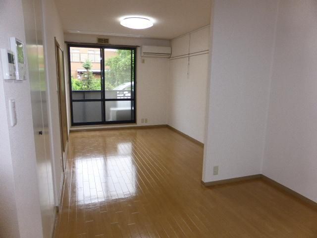 ��ʌ��������܎s��΋擌���Q���ڂ̃A�p�[�g�̃o���R�j�[