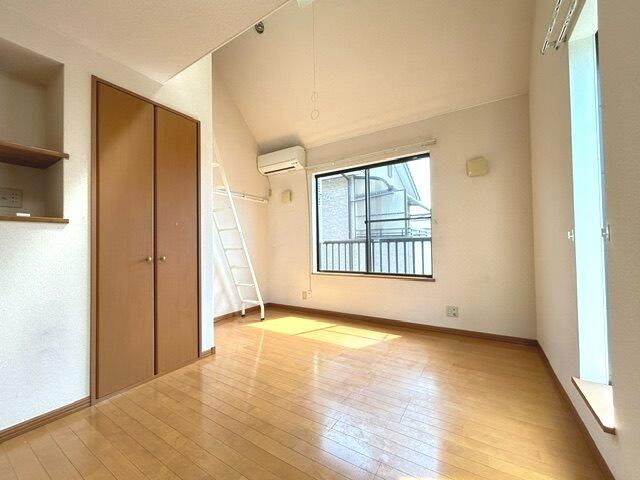 ��ʌ��z�J�s���R���ڂ̃A�p�[�g�̋��ԁE���r���O