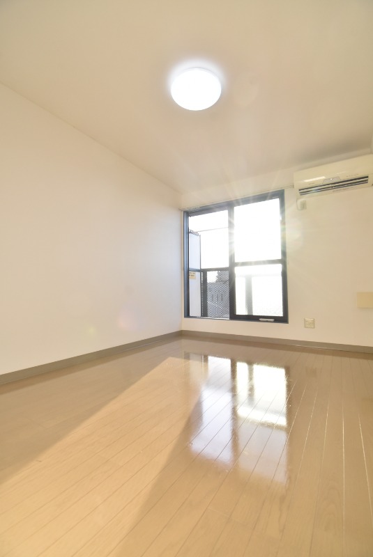 ��ʌ��������܎s�k��{�����S���ڂ̃A�p�[�g�̋��ԁE���r���O