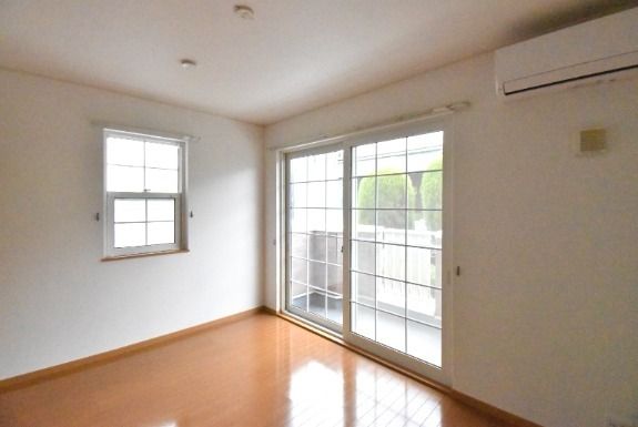 ��ʌ������s�������̃A�p�[�g�̋��ԁE���r���O