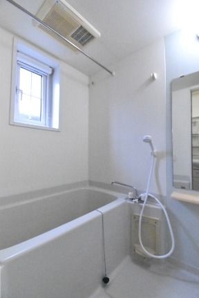 ��ʌ������s�������̃A�p�[�g�̃o�X