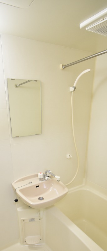 ��ʌ��������܎s�k��{�����S���ڂ̃A�p�[�g�̐��ʏ�