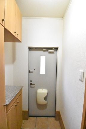 ��ʌ������s�������̃A�p�[�g�̌���