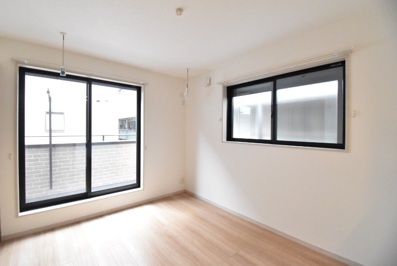 ��ʌ��������܎s��{��g�~���R���ڂ̃A�p�[�g�̋��ԁE���r���O