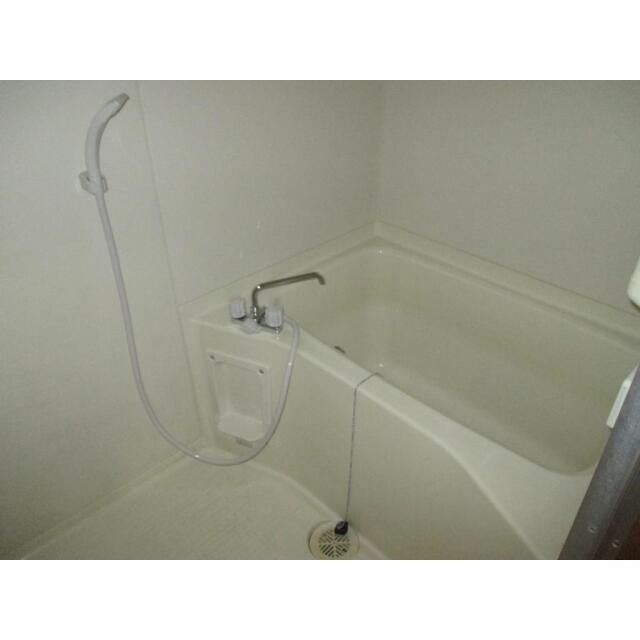 ��ʌ��������܎s��΋�钬�P���ڂ̃A�p�[�g�̃o�X