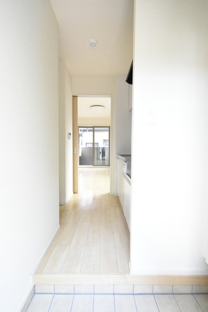 ��ʌ��������܎s�k�擌�听���Q���ڂ̃A�p�[�g�̌���