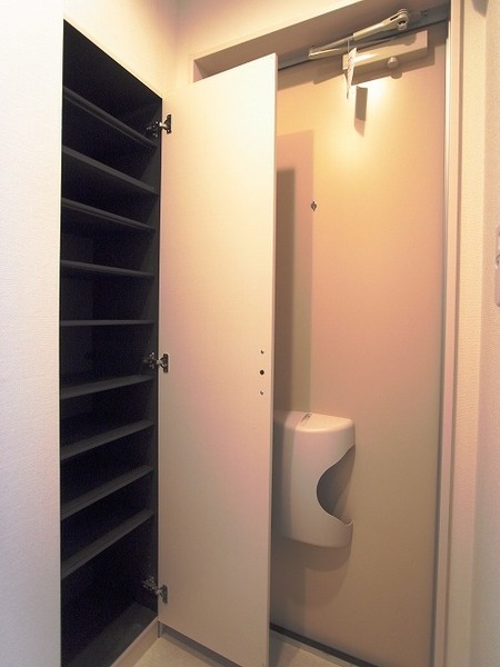 ��ʌ��������܎s�Y�a��̉ƂV���ڂ̃A�p�[�g�̌���