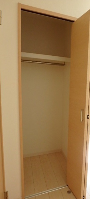 ��ʌ��������܎s�Y�a��̉ƂV���ڂ̃A�p�[�g�̎��[