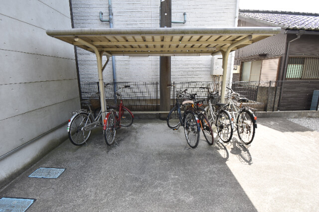 ��ʌ��������܎s�Y�a��̉ƂV���ڂ̃A�p�[�g�̂��̑�