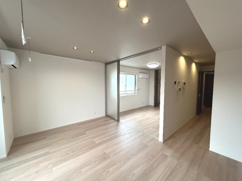 ��ʌ��������܎s�Y�a���؍�S���ڂ̃A�p�[�g�̋����E���r���O