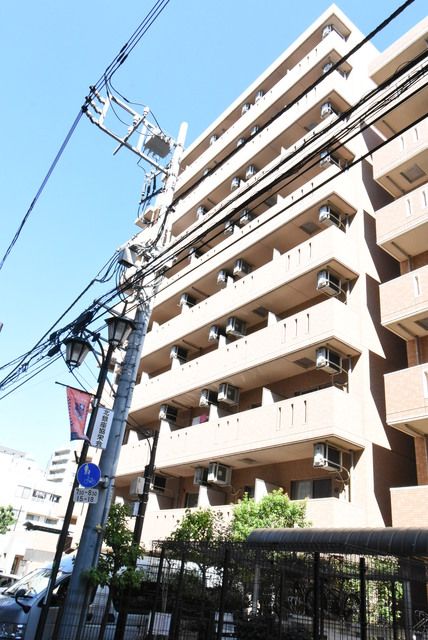 ��ʌ��������܎s��{��{���S����72-1�̃}���V�����̌����O��