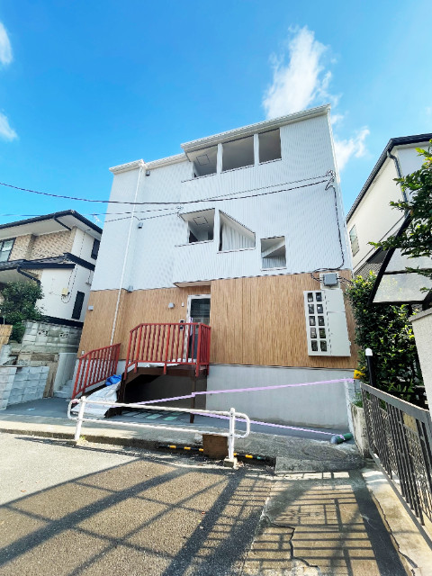 ��ʌ��������܎s�k��~�͒��̃A�p�[�g�̌����O��